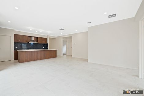 Property photo of 44 Wedgebill Circuit Werribee VIC 3030