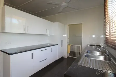 1 Labuan St, Soldiers Hill, QLD 4825