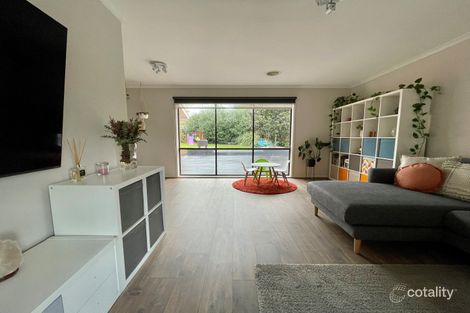 Property photo of 30 Carrington Crescent Carrum Downs VIC 3201