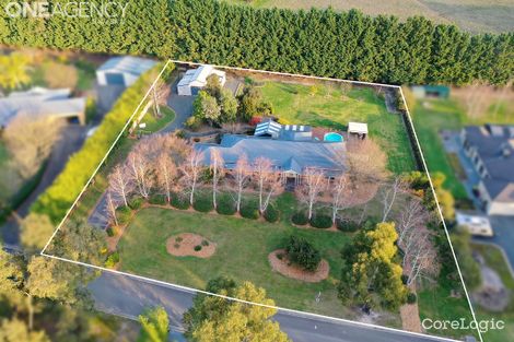 Property photo of 13 Hague Court Drouin VIC 3818