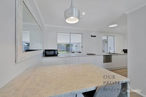 Property photo of 16 Poinciana Drive Innes Park QLD 4670