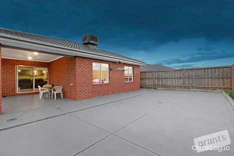 Property photo of 15 Maeve Circuit Clyde North VIC 3978