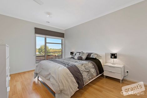 Property photo of 15 Maeve Circuit Clyde North VIC 3978