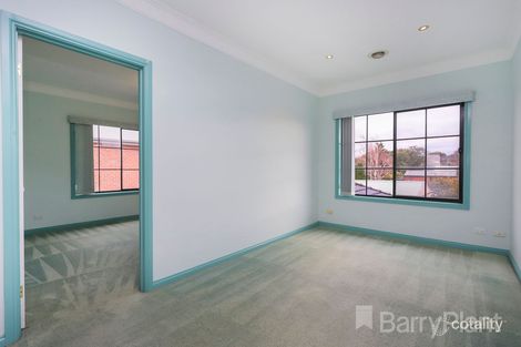 Property photo of 5 Tollkeepers Parade Attwood VIC 3049