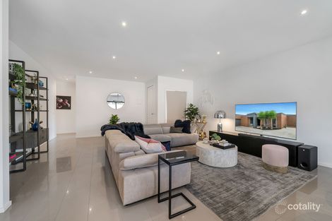 Property photo of 3/102 Brindalee Way Hillside VIC 3037