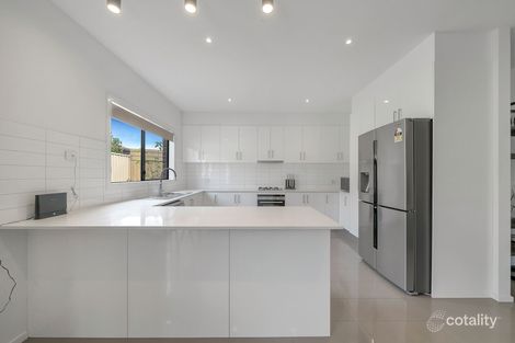 Property photo of 3/102 Brindalee Way Hillside VIC 3037