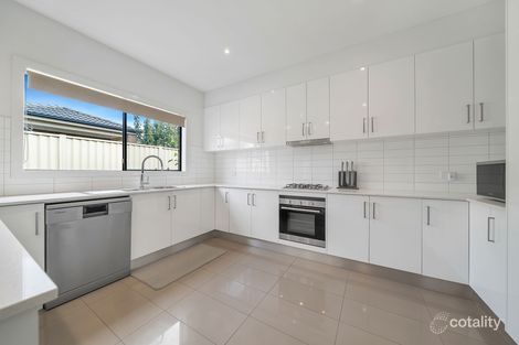 Property photo of 3/102 Brindalee Way Hillside VIC 3037