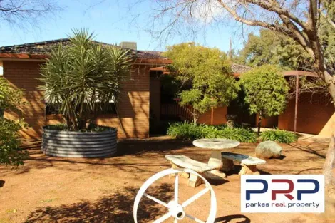 145 Back Yamma Rd, Parkes, NSW 2870
