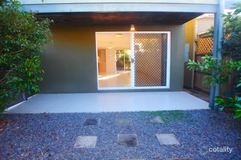 Property photo of 2/101 Ekibin Road Annerley QLD 4103