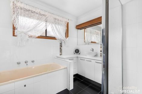 Property photo of 22 Strickland Avenue Hoppers Crossing VIC 3029