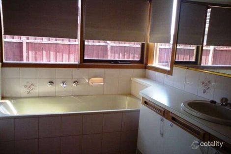 Property photo of 4 Kimberley Road Werribee VIC 3030