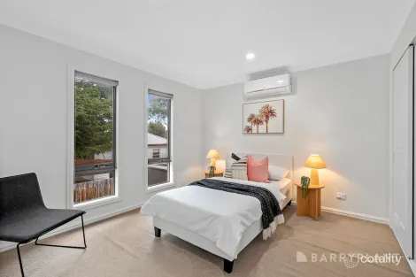 Property photo of 2/17 Albert Avenue Boronia VIC 3155