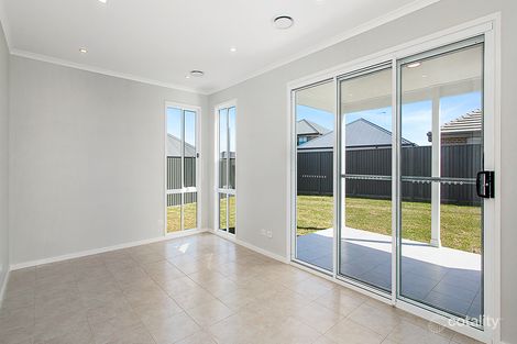 Property photo of 37 Pascoe Street Spring Farm NSW 2570