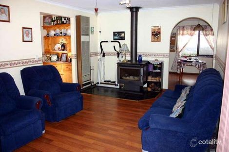 Property photo of 19 David Avenue Cranbourne VIC 3977