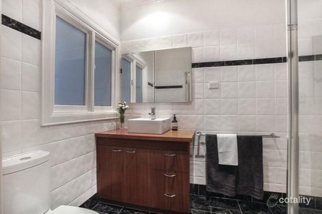 Property photo of 18 Tovan Akas Avenue Bentleigh VIC 3204