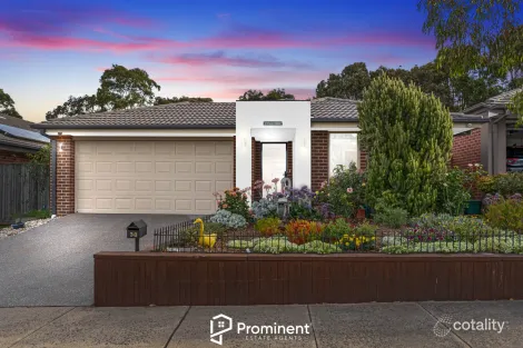 38 Royaloak Cres, Cranbourne East, VIC 3977
