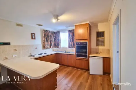 Property photo of 10 Ulmara Place Keilor Downs VIC 3038