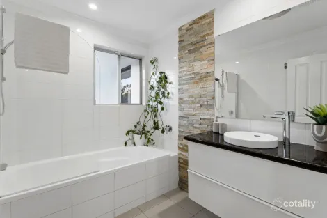 Property photo of 32 Hurley Way Hillarys WA 6025