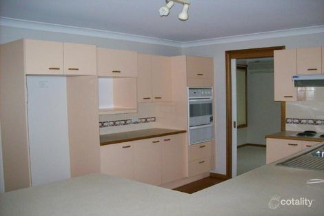 Property photo of 32 Jasmine Drive Bomaderry NSW 2541