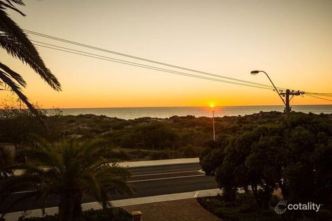 Property photo of 32 Oceanside Promenade Mullaloo WA 6027