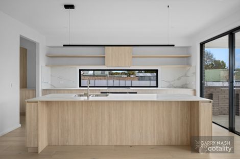 Property photo of 2 Tilson Grove Wangaratta VIC 3677