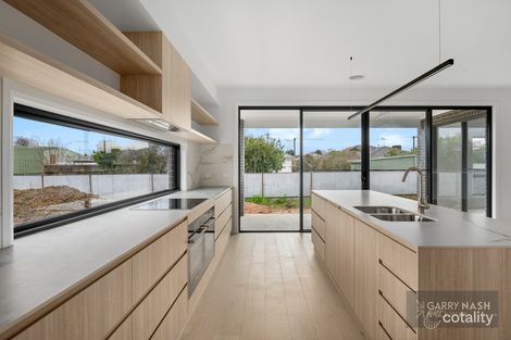 Property photo of 2 Tilson Grove Wangaratta VIC 3677