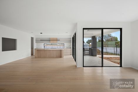 Property photo of 2 Tilson Grove Wangaratta VIC 3677