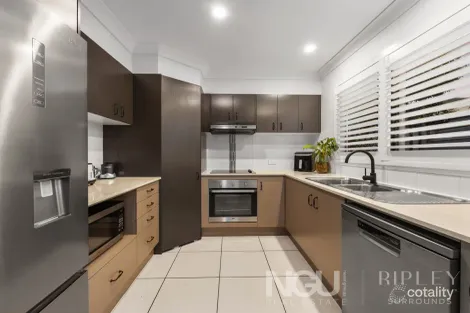 Property photo of 1/41 River Road Bundamba QLD 4304