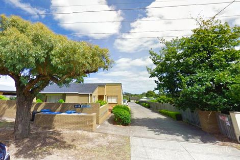 Property photo of 10/28 Lucerne Avenue Mornington VIC 3931