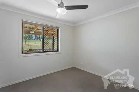 Property photo of 12 Firetail Avenue Regency Downs QLD 4341