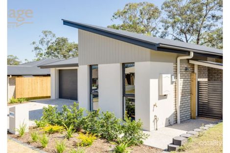 Property photo of 2/9 Milbrook Crescent Pimpama QLD 4209