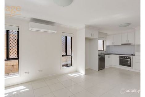 Property photo of 2/9 Milbrook Crescent Pimpama QLD 4209