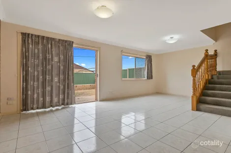 2/36 Dunellan St, Greenslopes, QLD 4120