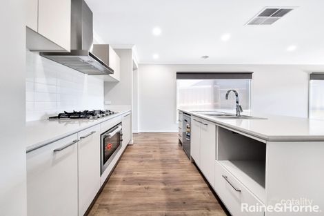Property photo of 21 Boulder Avenue Truganina VIC 3029