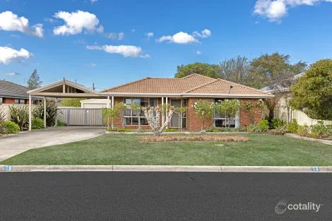 18 Halbert St, Wendouree, VIC 3355