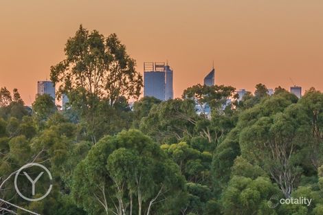 Property photo of 15 Hallin Court Ardross WA 6153