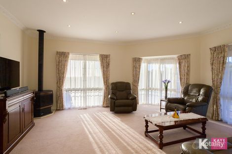 Property photo of 1 South Hidden Valley Circuit Beaconsfield VIC 3807