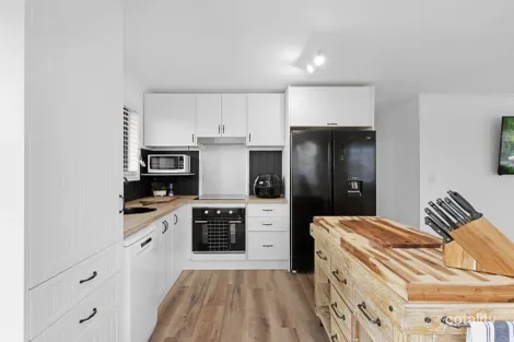 Property photo of 4 Heran Court Urangan QLD 4655