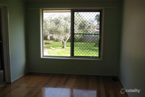 Property photo of 17 Gumtree Close St Albans VIC 3021