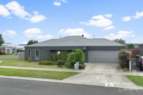 Property photo of 30 Salisbury Crescent Traralgon VIC 3844