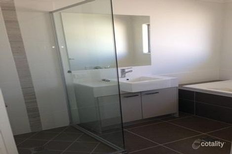 Property photo of 2 Maranda Street Emerald QLD 4720