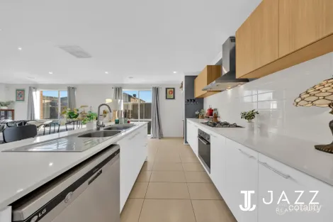 Property photo of 33 Ambient Way Point Cook VIC 3030