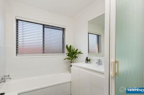 Property photo of 33 Enid Lorimer Circuit Chisholm ACT 2905