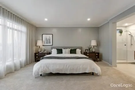 Property photo of 71 Whitfield Crescent Craigieburn VIC 3064