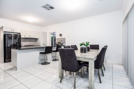 Property photo of 14 Daly Circuit Caroline Springs VIC 3023