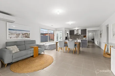 Property photo of 9 Princeton Way Traralgon VIC 3844