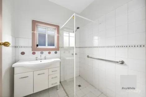 Property photo of 27 Ivanhoe Avenue St Albans VIC 3021