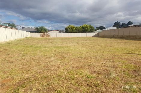 Property photo of 6 Gibson Terrace Burekup WA 6227