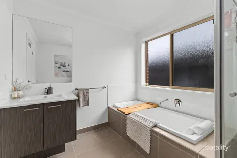 Property photo of 9 Princeton Way Traralgon VIC 3844