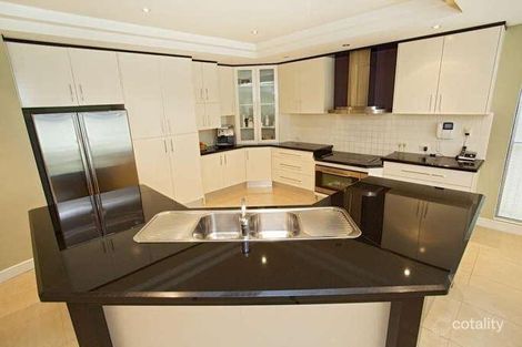 Property photo of 4 Bibb Place West Hoxton NSW 2171